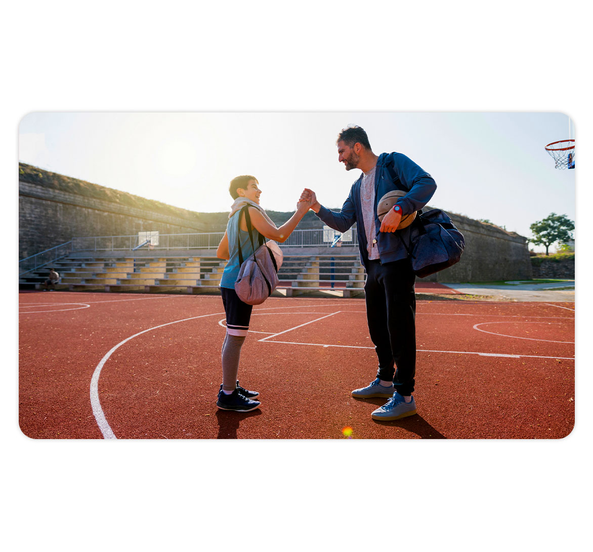 snap-raise-coaches-players-fundraising Coach and players fundraising with Snap! Raise